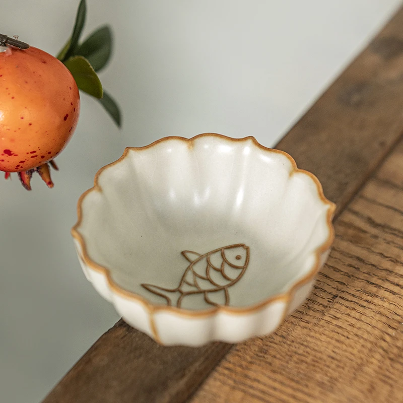 汝窑陶瓷小鱼豆黄色