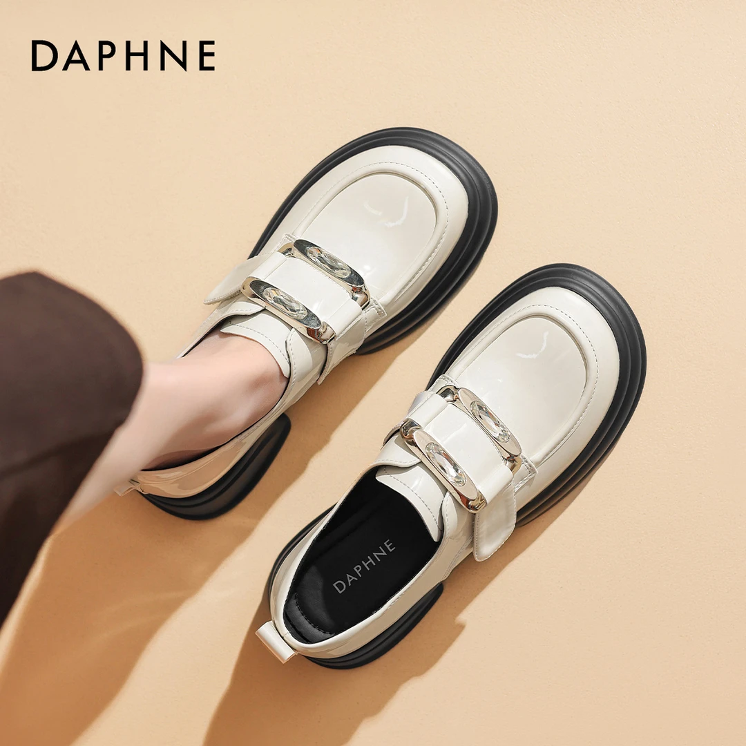 达芙妮厚底乐福鞋女2025年新款学院风小皮鞋金属装饰jk制服单鞋子