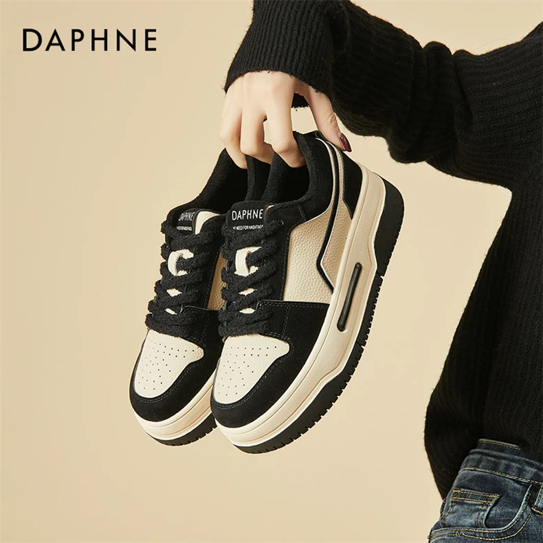 达芙妮厚底板鞋女秋冬加绒时尚新款女鞋黑白熊猫鞋经典休闲运动鞋