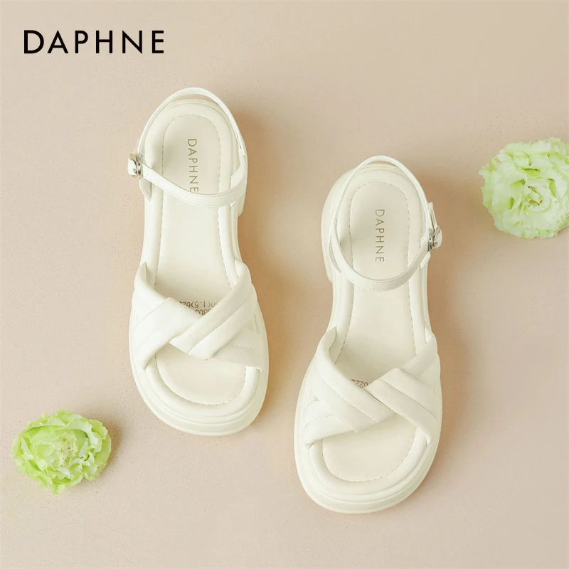 达芙妮厚底凉鞋女款外穿平底2025年新款增高夏日女士舒适夏季女鞋