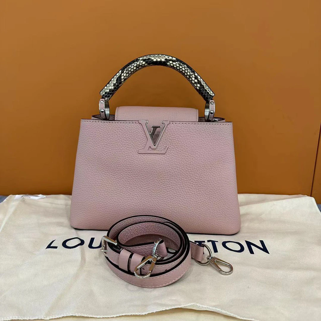 99新 包不多先生 琅迪 Lv capucinesbb 芯片款 公价52000 lves700