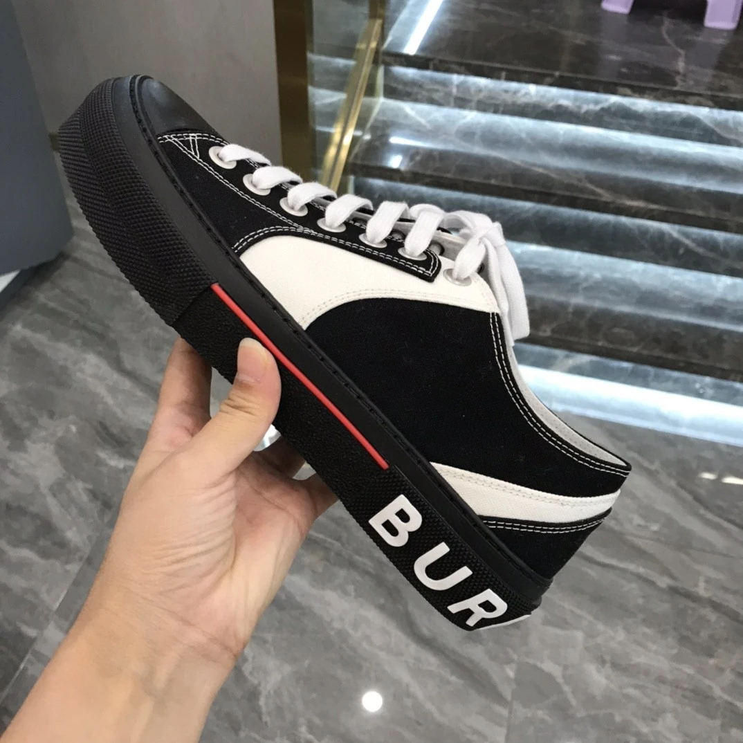 全新未使用 BURBERRY/博柏利 琅迪国现 巴宝莉帆布鞋 80569291