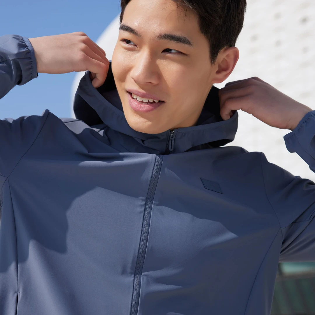 特步防晒衣男冰丝2024新款夏季外套连帽运动单层风衣976229140139