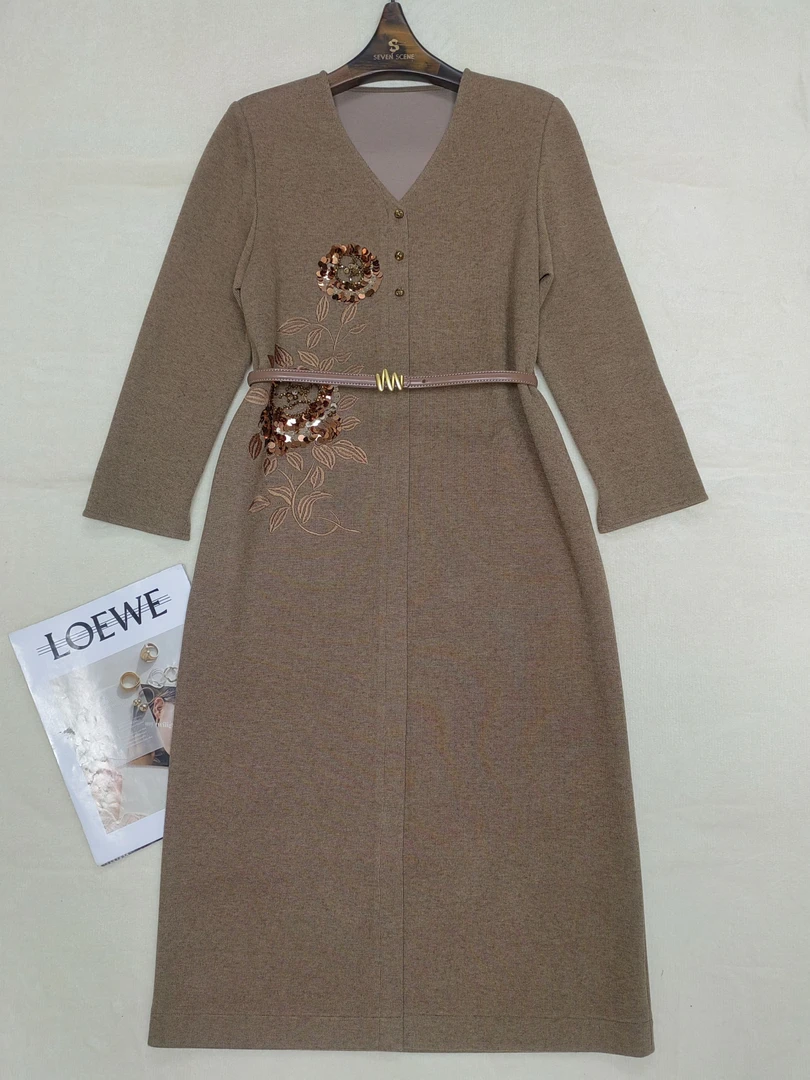 【七景超级太太】2024新款秋冬设计连衣裙女款高档连衣裙 SL24235