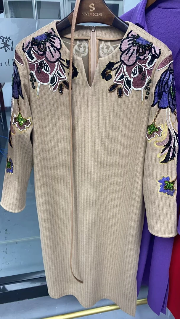 【飞儿】2024新款秋冬设计连衣裙女款高档连衣裙 SL24229