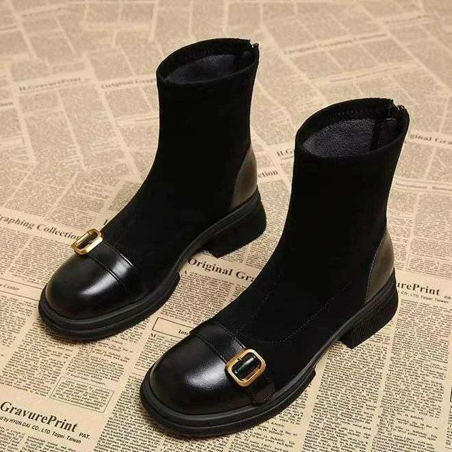 真皮棕色袜靴女2024今年流行的洋气小短靴欧货爆款秋冬瘦瘦小踝靴