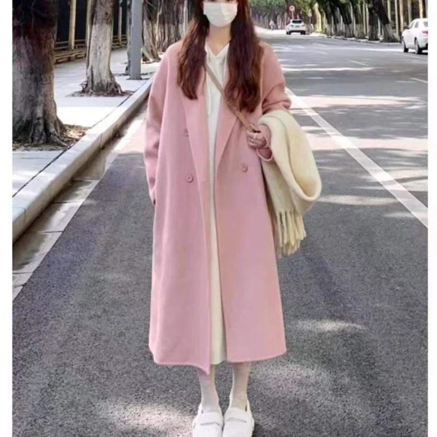 时尚高级感粉色长款大衣