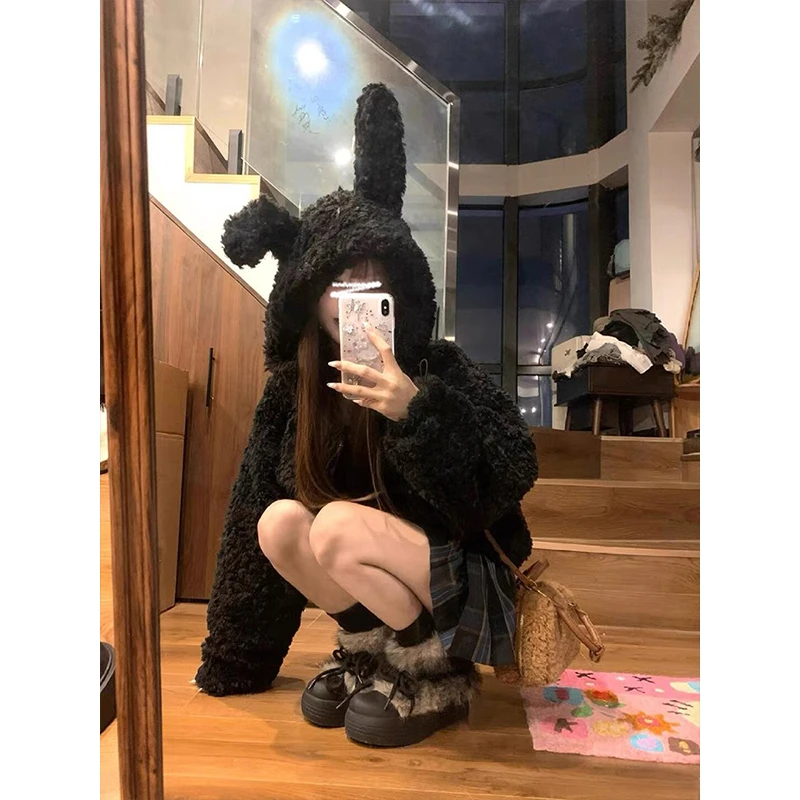 Moses Queen/魔西女王秋冬复古感兔耳朵毛绒连帽外套加厚保暖卫衣