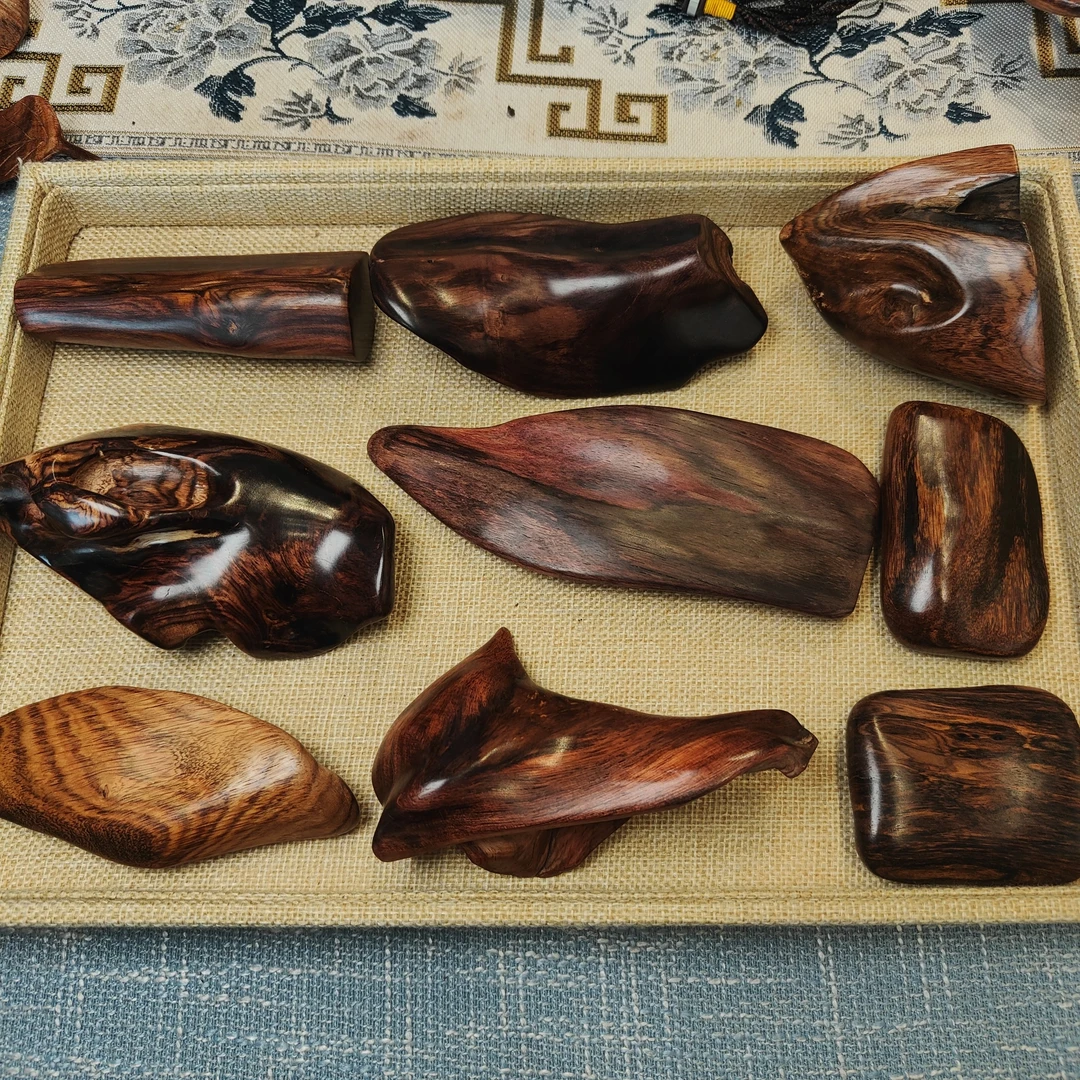 海南黄花梨油梨老料随形小牌子精品把玩件车挂项链直播间看货拍