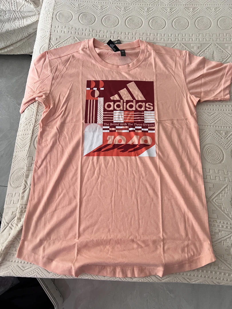adidas/阿迪达斯女款宽松舒适运动短袖6175