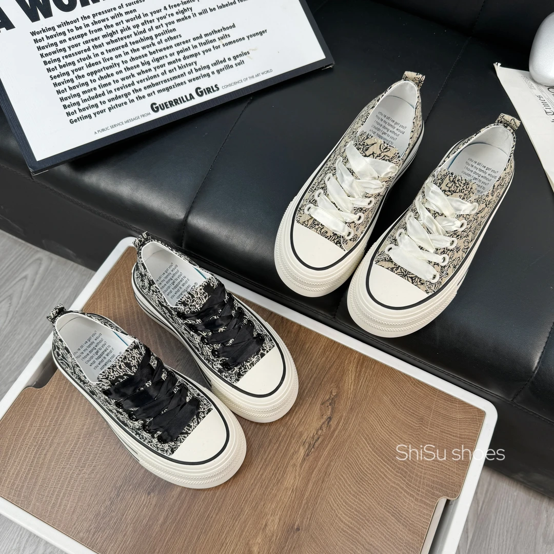 2024春休闲女鞋ins超火运动板鞋潮百搭厚底圆头爆款鞋子帆布透气