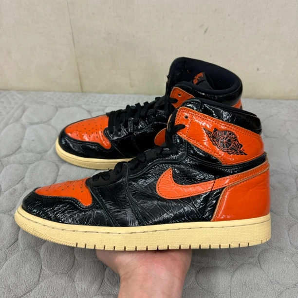 9新 aj1猪油 44码 无原盒 公价2249板鞋篮球鞋