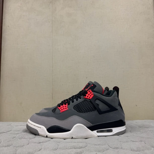 42码/aj4红外线/原盒/95新/蓝球鞋