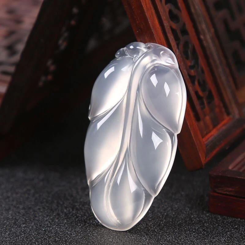 天然玉髓玛瑙叶子吊坠