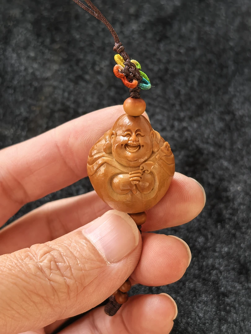 《弥勒》   油核，留钻石散刀痕