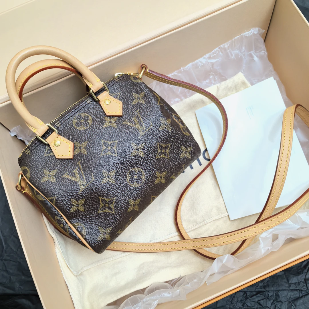 99新 LouisVuitton/路易威登 99新/枕头nano/全原全套
