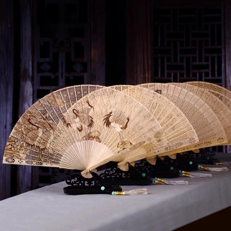 扇子古风折叠檀香木扇中国风手工木扇檀香扇折扇镂空古典女扇随身