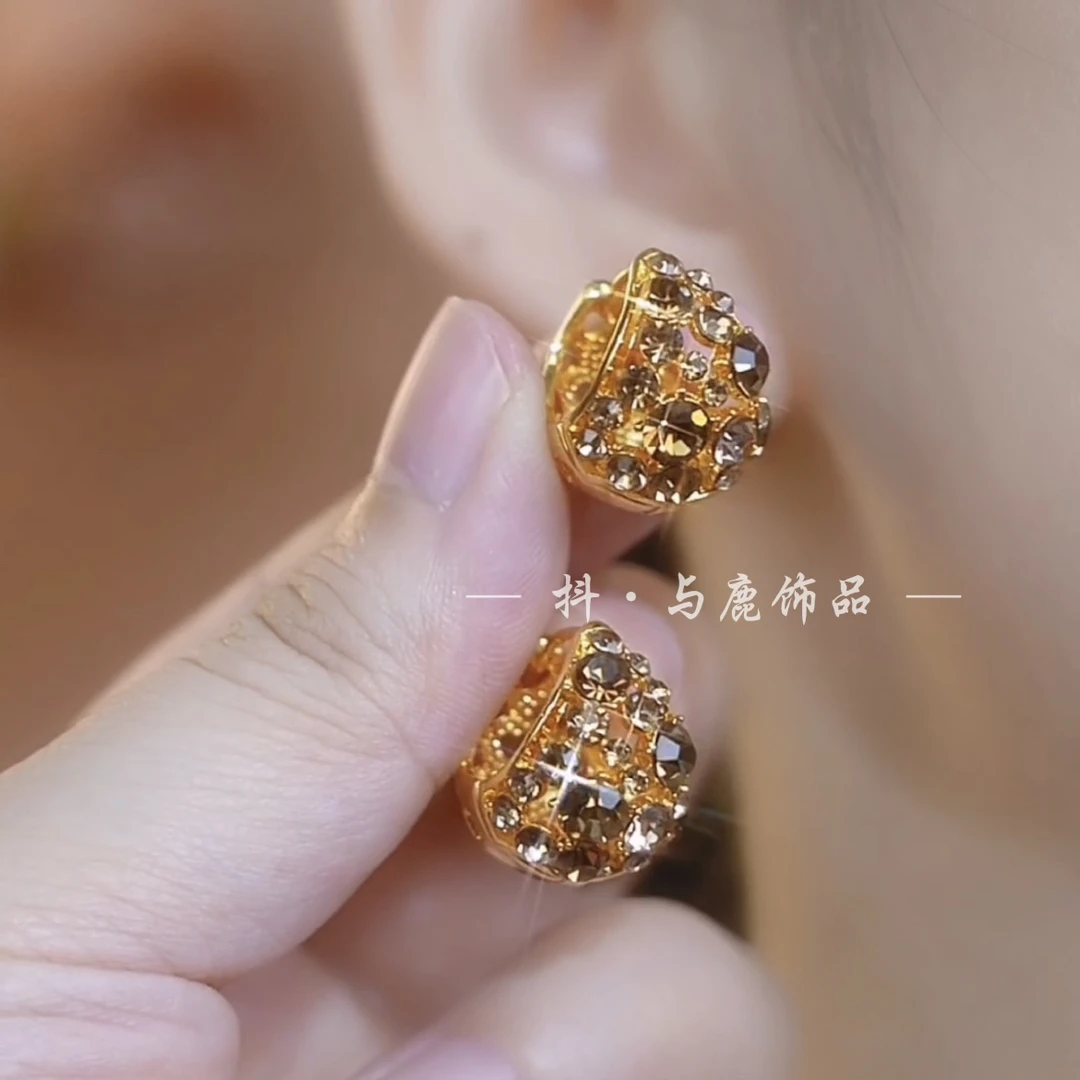 铜合金合成锆石耳饰 轻奢气质耳饰镂空设计耳扣