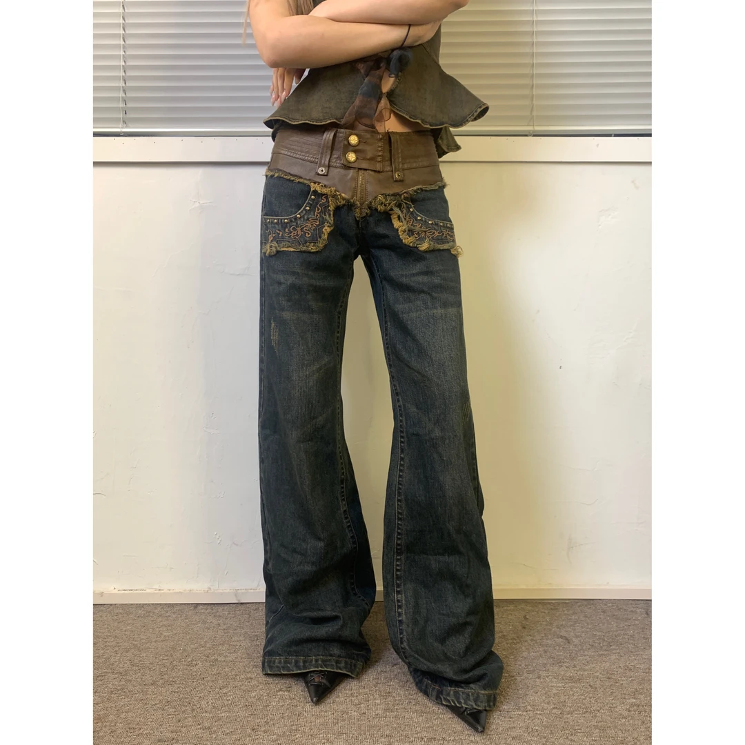 【jeong ill现现】绣花设计皮拼接洗水直筒牛仔裤