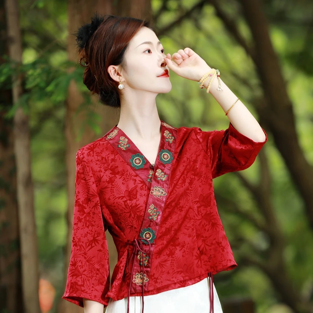 2024夏季新款女式面料柔软七分袖拼接国风气质刺绣民族开衫短外套