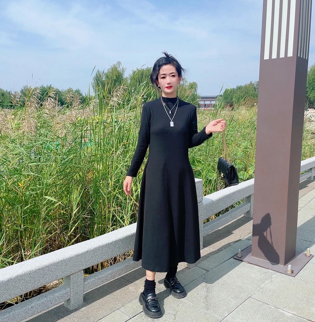 【西西不吃瓜】2024女士新款打底连衣裙气质遮肉中长款长袖连衣裙