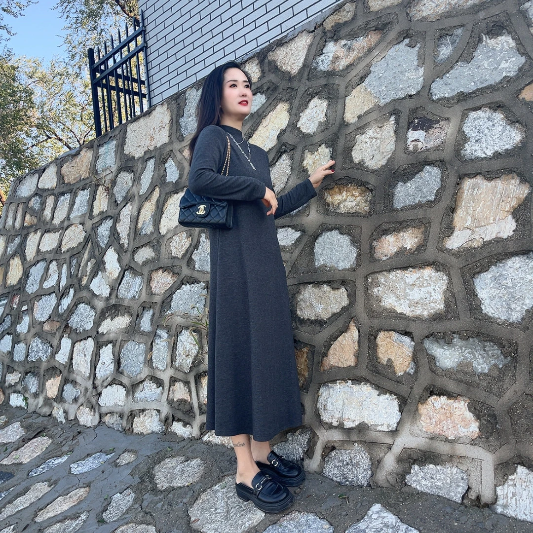 【禾诗】2024秋冬新款打底连衣裙时尚宽松气质长袖中长款连衣裙