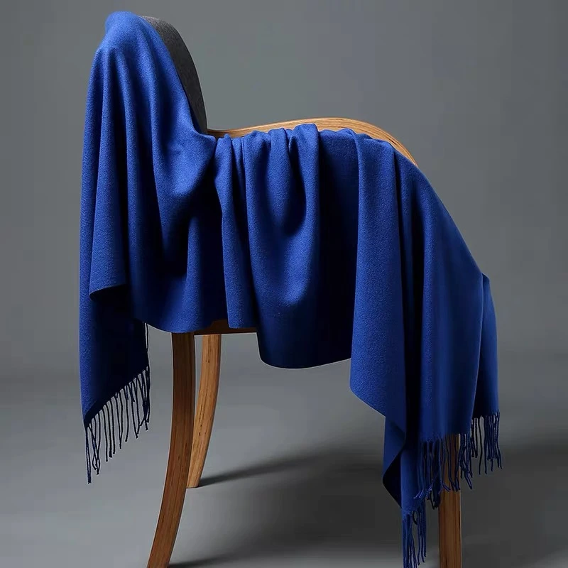 秋冬羊绒蓝色围巾（长180cm宽75cm）