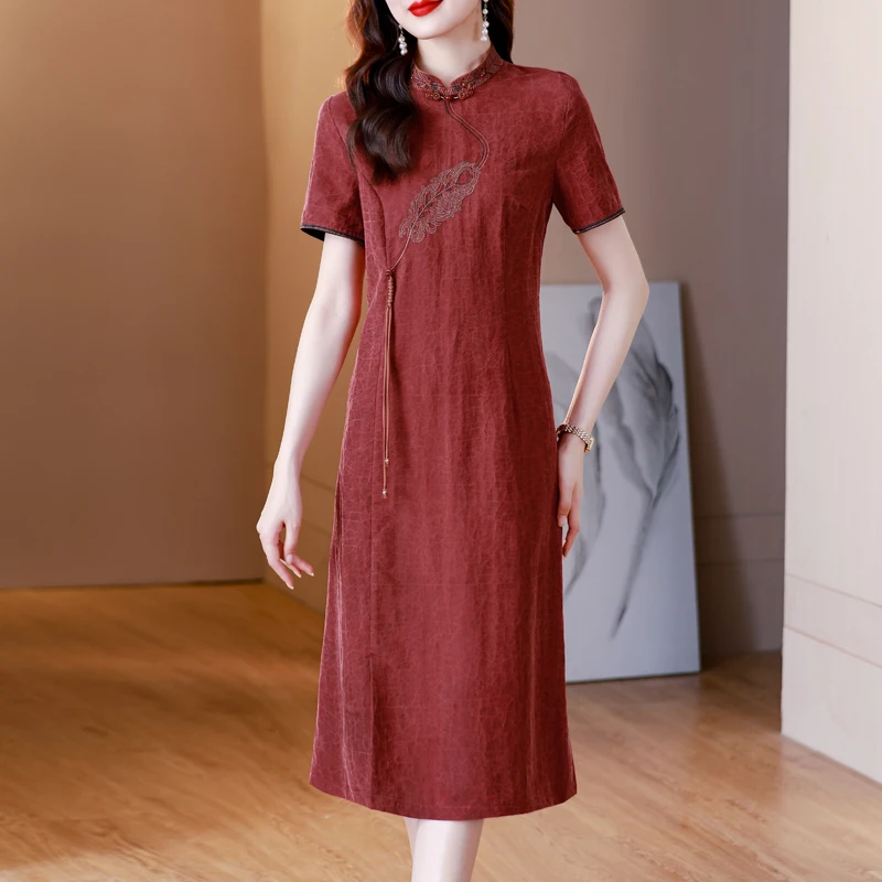 blx9522重工刺绣连衣裙女装2025夏季新款气质优雅复古韵味中长裙