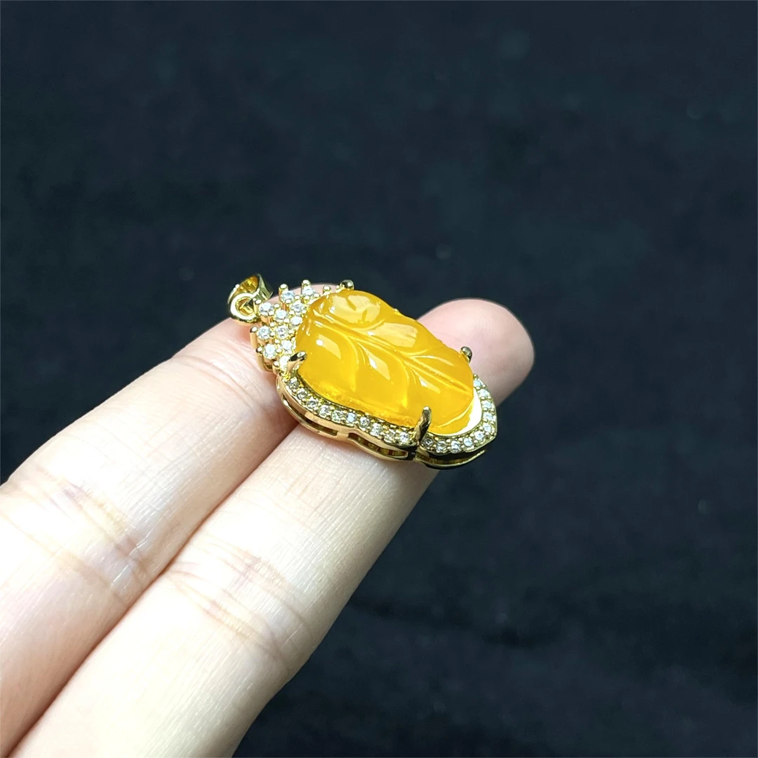 【佳意】天然暴力鸡油黄蜜蜡树叶吊坠26-Y36L04【多样性发一件】