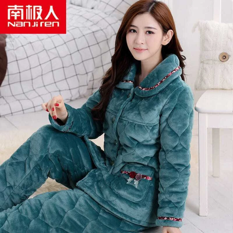 冬季加厚加绒三层夹棉中老年妈妈家居服女士保暖套装珊瑚绒睡衣女