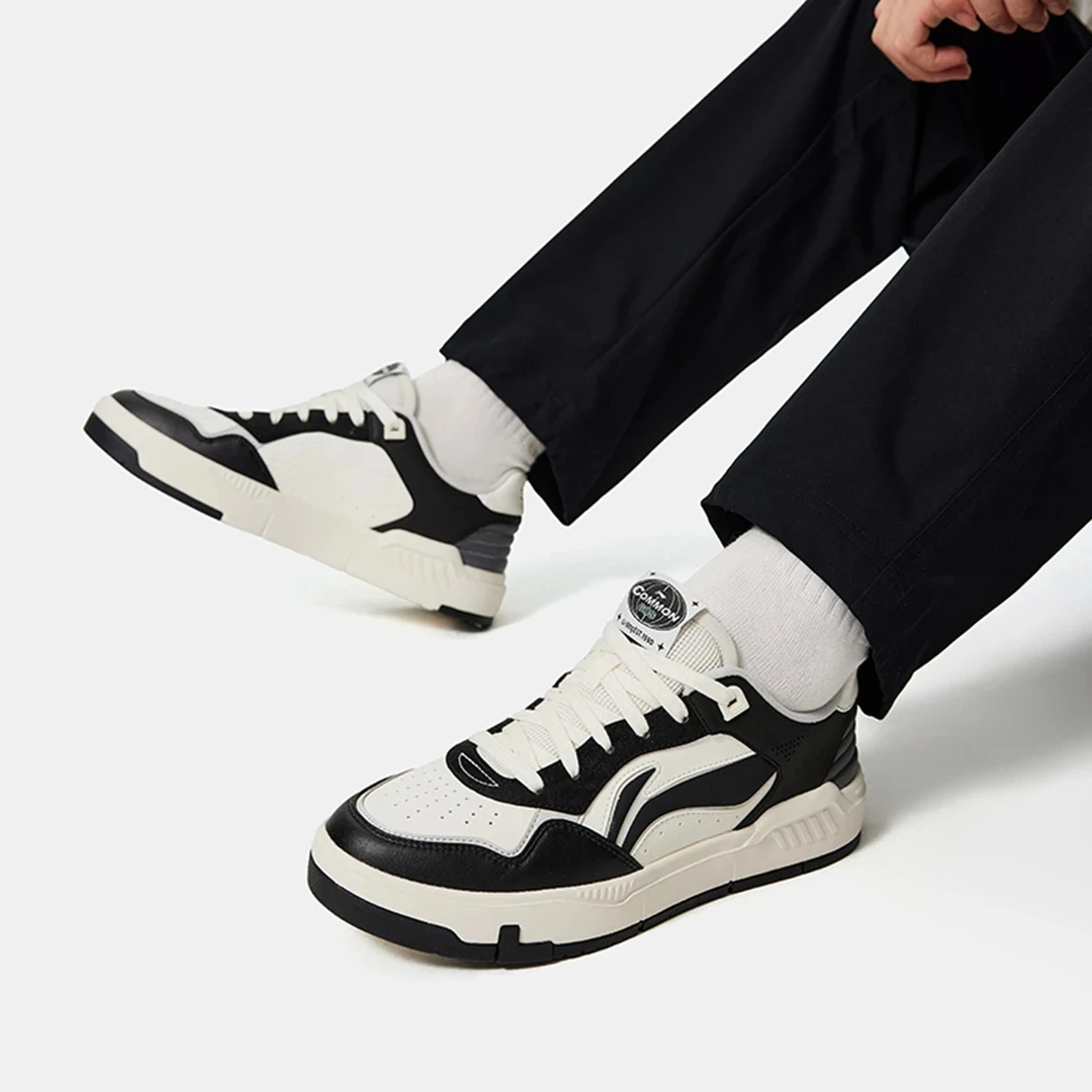 2024新品李宁COMMON 80s男子小黑鞋舒适软弹经典休闲鞋AGCU087