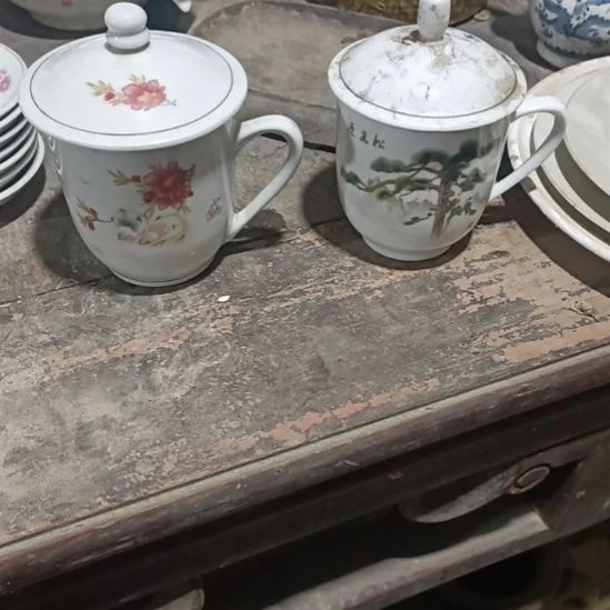 【闪购商品】瓷摆件平**米杯子