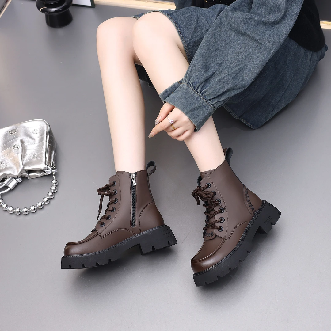 英伦风厚底时尚百搭真皮大头马丁靴女2024新款春秋单靴短靴显瘦
