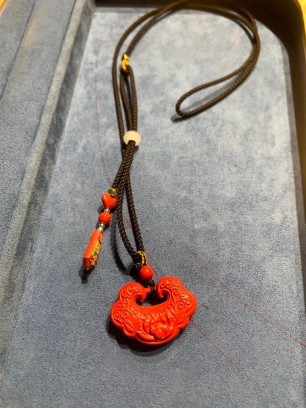 含辰砂工艺品高含量莲花平安如意锁设计款挂绳