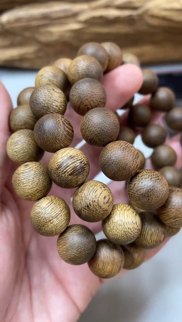 【闪购商品】沉香手串P33沉香1.3单圈多样发其一