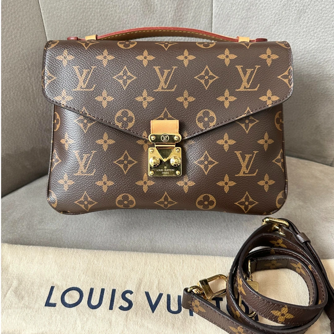 95新 LV 经典老花 单肩 邮差包 18年/37082