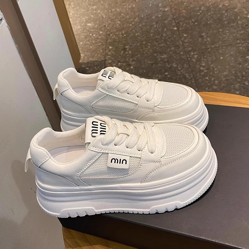 百搭时尚网面小白鞋女2024夏季新款薄款透气网红运动厚底增高板鞋