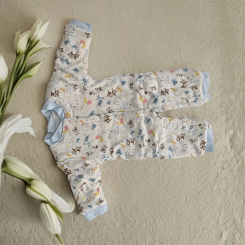 可以整体水洗的宝宝棉花连体衣