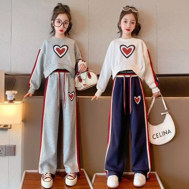 现货女童韩版春季套装2023新款中大童洋气卡通爱心上衣时髦长裤两