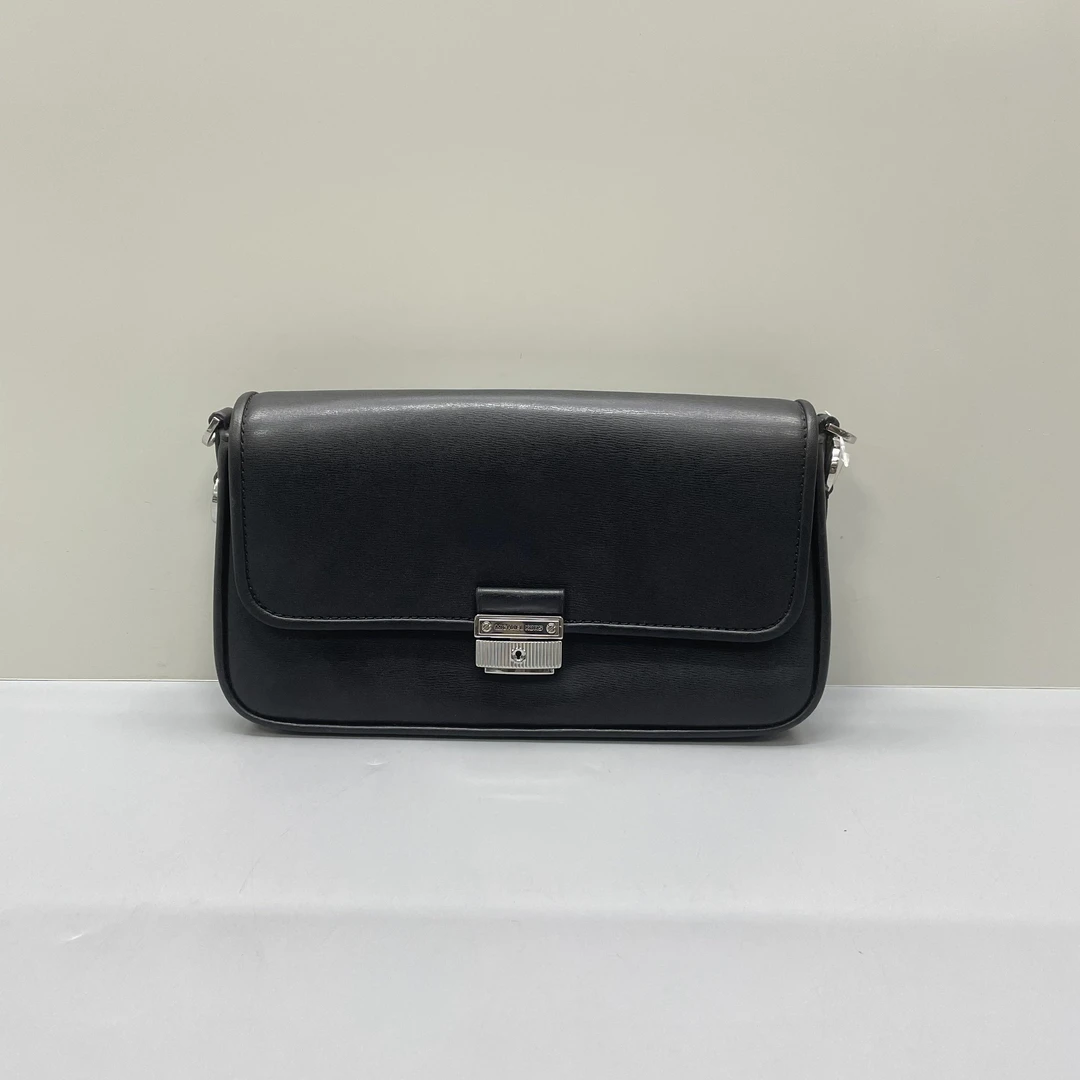99新 MICHAELKORS/迈克高仕 小林/黑色单肩包26*14*4cmZ123004