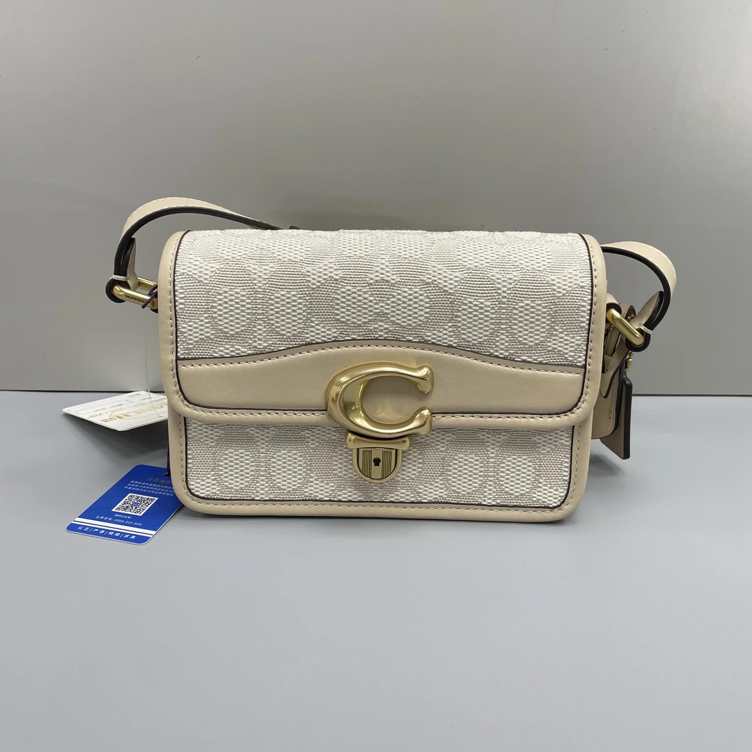 95新 COACH/蔻驰 studio19白色织布老花斜挎包19X12X9cmSL052503