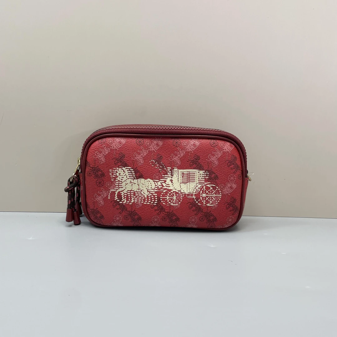 90新 COACH/蔻驰 小林/红色马车相机包19*12*5cmA072013
