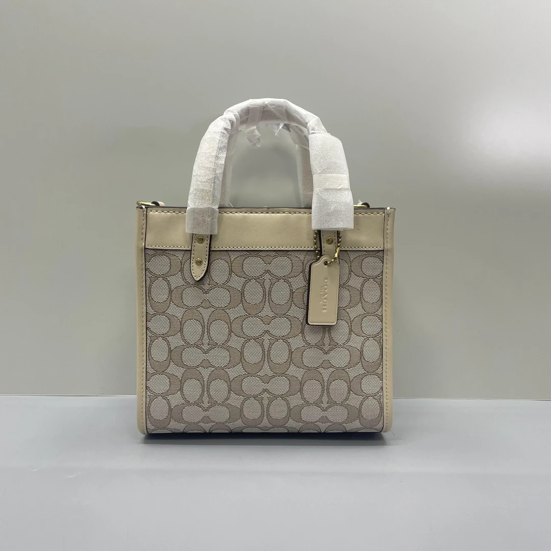 99新 COACH/蔻驰 小丽/field米白色小方托22*20*10cmZ122006