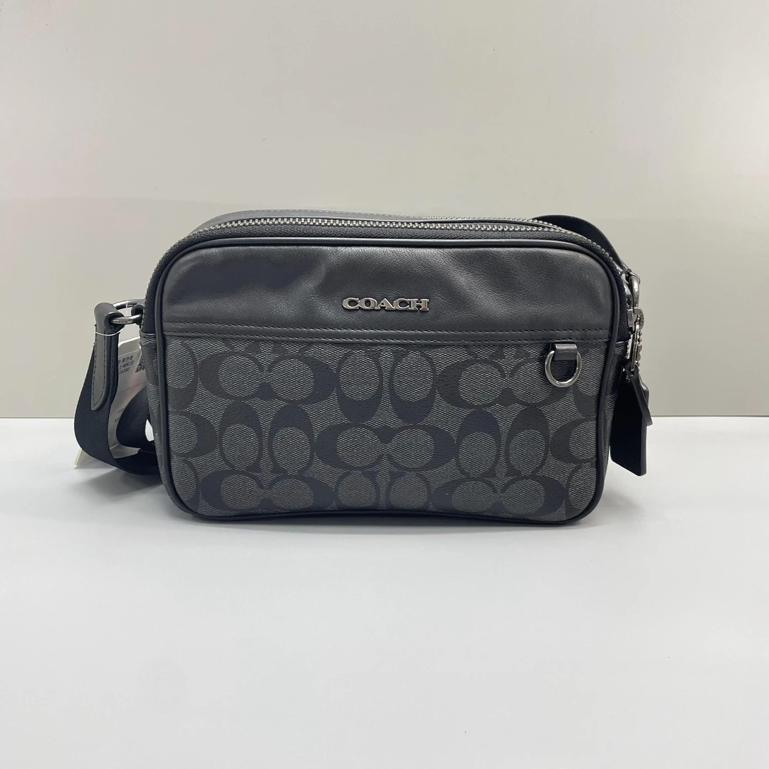 95新 COACH/蔻驰 黑拼黑灰老花男士相机包 24X16X7cmL060710