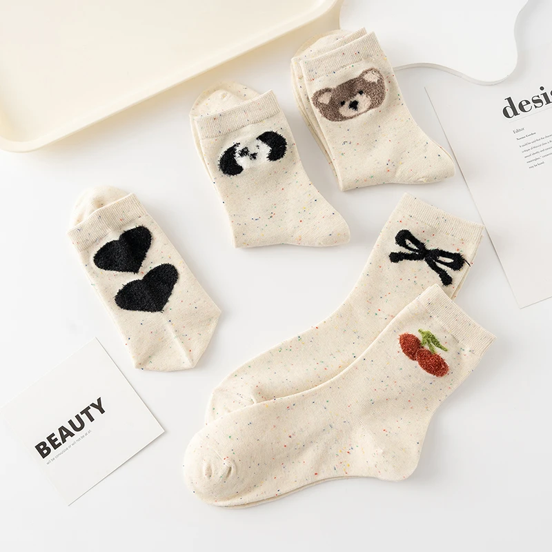 ins秋季女士棉袜中筒点纱软刺绣羽毛纱饰品女袜可爱卡通袜子