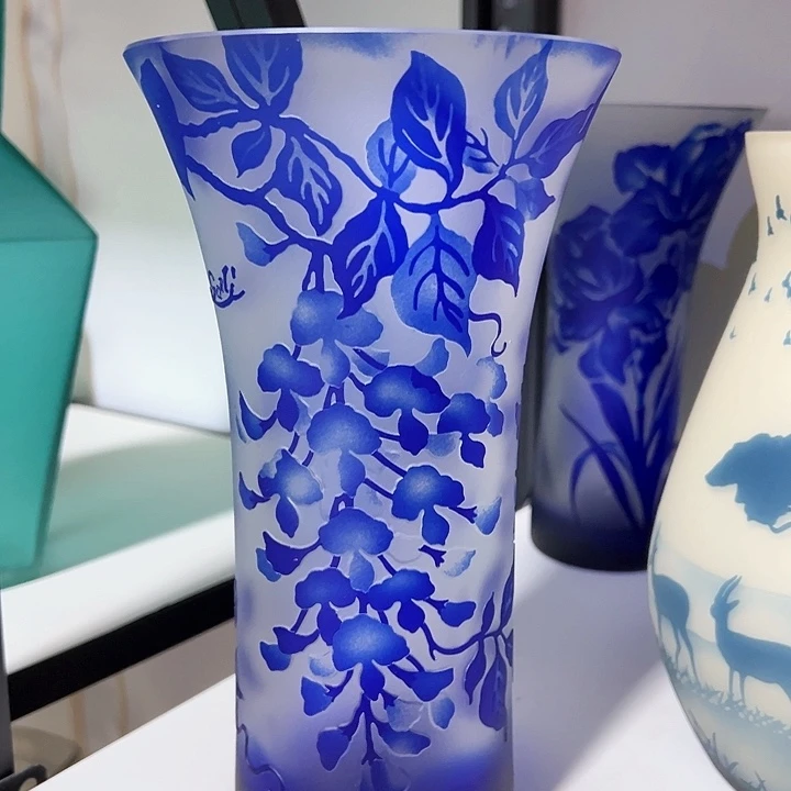 兰色紫藤雕刻花器高22口12