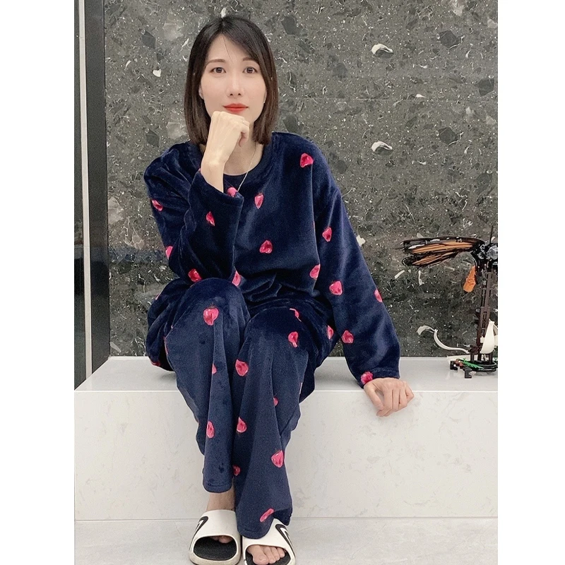 特大码睡衣女冬珊瑚绒宽松休闲加厚套装秋冬可外穿草莓女士家居服