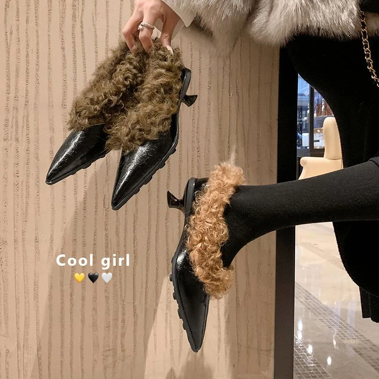 VG牛皮版秋冬新款软运动底羊羔毛加绒软底网红设计款女单鞋