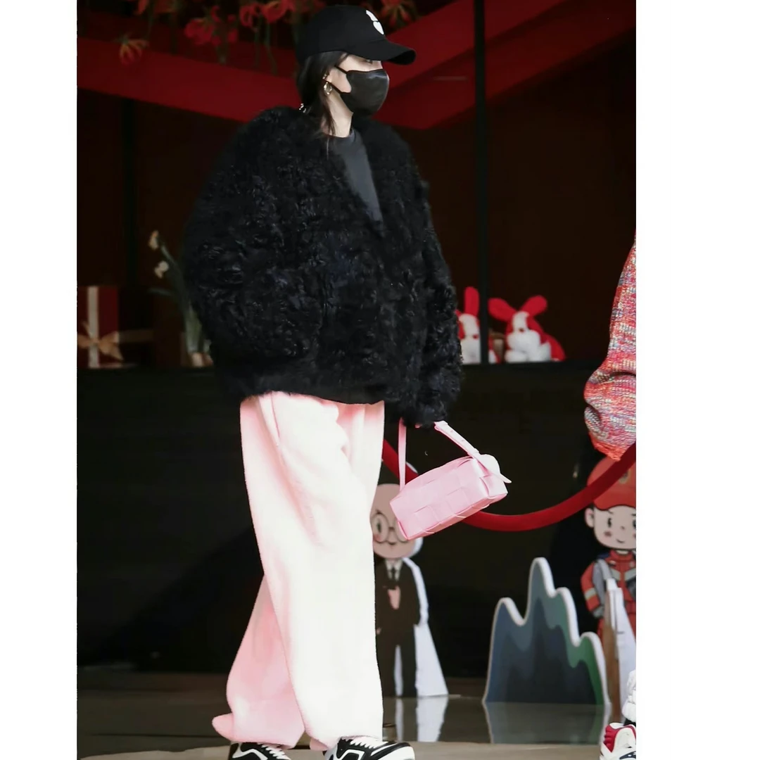 幂幂同款进口黑色托斯卡纳皮毛一体外套年轻时尚保暖皮毛一体大衣