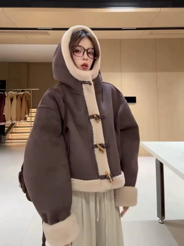 冬季加厚牛角扣连帽外套女短款仿羊羔毛夹克